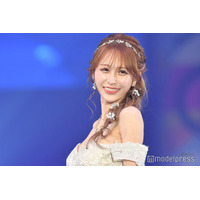 美女社長YouTuber浦西ひかる、美脚際立つ膝上丈コーデ公開「大人っぽくて綺麗」「お人形さんみたい」と反響