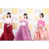 【紅白リハ1日目】Perfume“本番で着たかった”豪華ドレスで会見登壇「最後なので」
