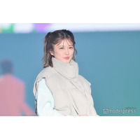 樋口日奈、“超ミニ丈”で色白美脚全開「スタイル良すぎ」「透明感すごい」と絶賛の声