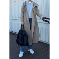 明るめカラーの冬ベーシック。トレンチコート×デニムでつくる大人のきれいめカジュアル 【40代の毎日コーデ】