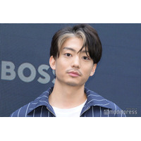 伊藤健太郎「新しい家族」との2ショット公開「優しい顔になってる」「まだ小さくて可愛い」と反響