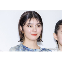 櫻坂46藤吉夏鈴「棒針編み挑戦中」ショット公開に反響「色合い完璧」「上手にできてる」