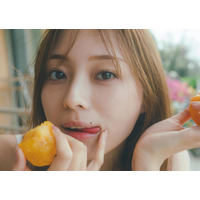 乃木坂46梅澤美波、キュートな舌ペロ姿披露 2nd写真集先行カット解禁＆パネル展テーマも決定【透明な覚悟】