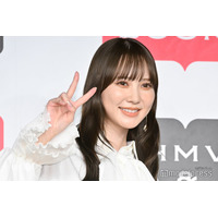 元日向坂46加藤史帆、美脚輝く膝上スカート姿公開「美人オーラ溢れてる」「脚のラインが綺麗」と反響