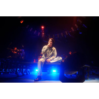 菅田将暉、17曲で魅せた現在地と音楽活動10周年に向けた決意表明 上裸姿で熱いパフォーマンスも【ライブレポ／セットリスト】