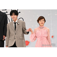 なにわ男子・長尾謙杜、母親役の沢口靖子をエスコート 柄本佑・渡辺謙ら豪華キャスト集結【木挽町のあだ討ち】
