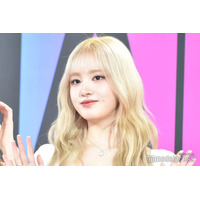 IVEリズ、透け感タイツから美脚輝く「なんて長い脚」「エレガントでゴージャス」と反響