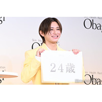 Hey! Say! JUMP山田涼介、肌年齢“24歳”に笑顔溢れる「オバジカラー」イエロースーツが新鮮