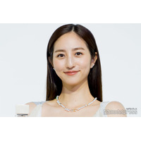 堀田茜、透け感スリットスカートで美脚のぞく「ドキッとした」「オーラが別格」と反響