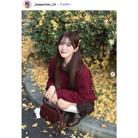 美人インフルエンサー、ミニスカ×ルーズソックス姿で魅了「脚長すぎ」「完璧なプロポーション」