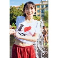 乃木坂46川崎桜、Tシャツからおへそチラリ 1stソロ写真集先行カット解禁