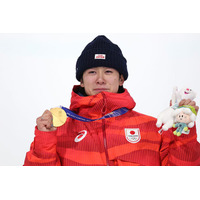 スノボ金・戸塚優斗、“ミセス意識”のラメネイル話題「自分もやってみようかなって」今井胡桃選手との関係性にも反響相次ぐ「素敵すぎる」「似合ってます」