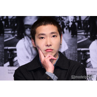 柄本佑、世界的アイドルのファンを告白「2人でドームにライブ行きました」ベテラン俳優との“推し活”も明かす