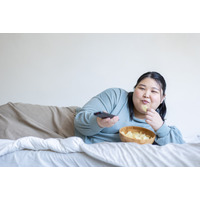 甘いものがやめられない…更年期の女性がやりがち！実は「避けたほうがいい食べ方」とは？【栄養専門医が解説】