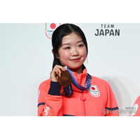 “首傾げポーズ”話題・フィギュア中井亜美選手、五輪初出場も「緊張なく滑れた」3年後の次回大会に向け意気込み「楽しみながらいい結果を出せたら」【TEAM JAPAN 帰国時記者会見】
