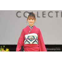 NMB48メンバー、ショーパン×ニーハイソックスから美脚のぞく「シルエットが綺麗」「最高に似合う」