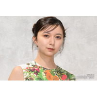 上白石萌歌、26歳誕生日に“幼少期ショット”公開「変わってない」「小さい頃から完成されてる」