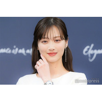 山下美月、格闘技挑戦に意気込み「ムキムキになっているかも」58粒ダイヤのウォッチ＆純白ドレス姿で登場