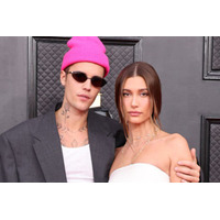 ジャスティン・ビーバー、妻・ヘイリーと顔寄せ合う誕生日ショット公開「絵になる夫婦」「似てきた？」の声