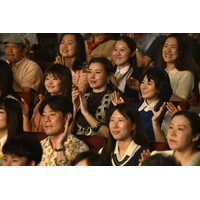 仲里依紗、松坂桃李の妻役に『SUKIYAKI 上を向いて歩こう』土屋太鳳も出演