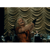 『ザ・ブライド！』USプレミアに豪華キャスト集結　愛と破壊の逃避行を切り取った新場面写真も