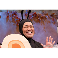 くりぃむ有田、約20年ぶりコントテレビ番組始動で奇抜アリ姿に Snow Man深澤辰哉らと現代社会の孤独描く【アリフォルニア】