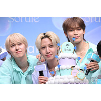 JO1川尻蓮、バースデーサプライズに笑顔 河野純喜は「優しすぎるって」と感激