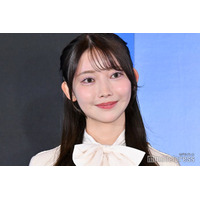 乃木坂46メンバー、美脚映えるユニフォーム×ミニスカ姿に絶賛の声「スタイル良すぎ」「まっすぐで綺麗」