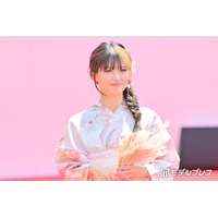 フォーエイト48あみか、オフショルへそ出しトップスに熱視線「スタイルレベチ」「肌綺麗すぎる」