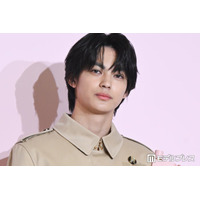 神尾楓珠、新婚生活は「幸せです」平手友梨奈と結婚後初の公の場【BURBERRY HER SAKURA JOURNEY】