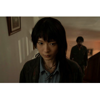 穂志もえか“霊媒師・愛里”の背後に現れたのは…『Never After Dark／ネバーアフターダーク』4月10日ムビチケ発売