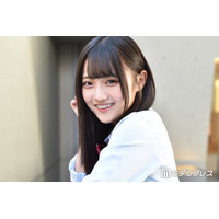「今日好き」出身アイドル、デコルテ輝くオフショルニット姿「彼女感すごい」「華やか」と反響