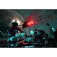 Snow Man目黒蓮、重さ8kgの“ふくよかな坂本”特殊メイク姿で軽やかアクション披露 実写「SAKAMOTO DAYS」メイキング解禁