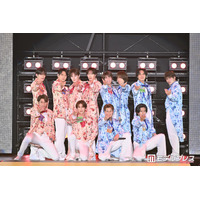 “秋元康プロデュース”SHOW-WA＆MATSURI「ヘビロテ」スタンドマイク使い本気カバー「平均年齢36歳、最年長42歳の昭和歌謡グループになっています」【関コレ2026S/S】