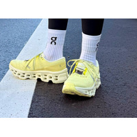 なぜいまランニングは自己表現として広がるのか。オンのランイベントで見えたこと