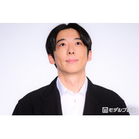 高橋一生、転生ドラマで一人二役 好きなシーンは“階段落ち”「相当痛いだろうなと思っていただける」【リボーン ～最後のヒーロー～】