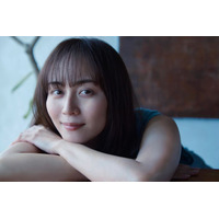 比嘉愛未、仕事論・恋愛観・年齢…本音綴ったエッセイ集刊行決定 “故郷”沖縄の思い出の地で撮影も「本当の自分に向き合ってみた記録です」