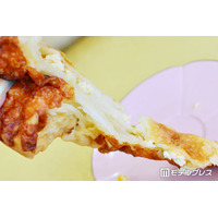 ファミマ“超も～っちり”の新作チーズパンとメロンパンを実食！「濃厚」「もちもち」食感＆味わいに反響