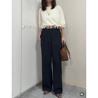 【ユニクロ】春ニットで作るきれいめパンツスタイル。上品さとこなれ感の秘訣は、上下のコントラスト【40代の毎日コーデ】
