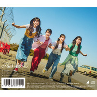 日向坂46、17thシングル「Kind of love」各形態の収録内容解禁 バックカバーも公開