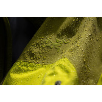 フェスも街も制するテックウエア2026｜進化する機能素材ブランド