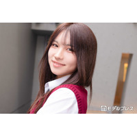 「今日好き」榊原樹里（じゅり）、美脚際立つミニボトム黒コーデのカフェショット公開「美少女すぎる」「憧れのスタイル」と反響