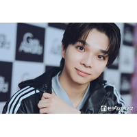 M!LK塩崎太智、バラエティ活躍も評価を拒むワケ「相席食堂」水落ち裏話・“初期装備ニキ”ファッション事情も【インタビュー】