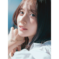 乃木坂46金川紗耶、1st写真集タイトルは「好きのグラデーション」表紙4種も公開【コメント】