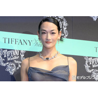 43歳・冨永愛、20年ぶりの出産を報告「久しぶりの新生児と日々です」高齢出産への不安も振り返る