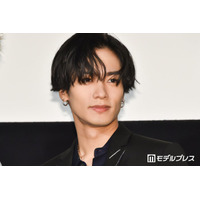 活動再開のTHE RAMPAGE川村壱馬、約半年ぶりにライブ出演 ボーカル3人の“肩寄せショット”も公開