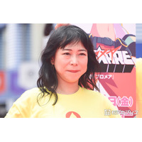 椿鬼奴「初めてラテアートやってみた」淡いマーブル模様のラテ公開「色合いが可愛い」「センス感じる」の声