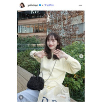 第1子出産のサッカー日本代表・上田綺世選手の美人妻、娘との2ショット公開「すでに美人さん」「すっかりママの顔」と反響