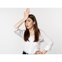 たった30秒の「おでこトントン」で、食欲を半分以下に抑えらえる!?「脳内食事」も有効？脳の反応を利用した「ダイエット習慣」を科学的に解説