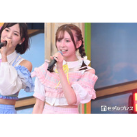 AKB48メンバー、ほっそり美脚輝くミニスカ私服姿に反響「美しすぎ」「透明感が爆発してる」